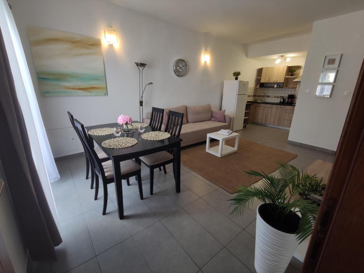 Apartments Obala มาลินสกา ภายนอก รูปภาพ
